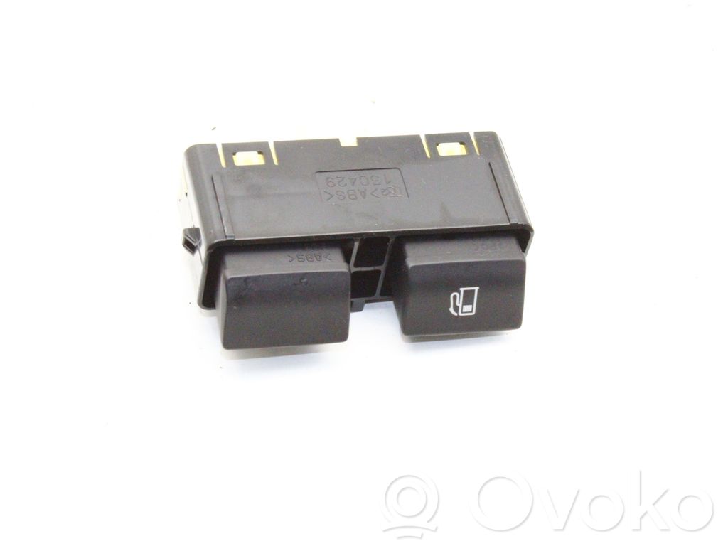 Fuel cap release pull handle   15C429