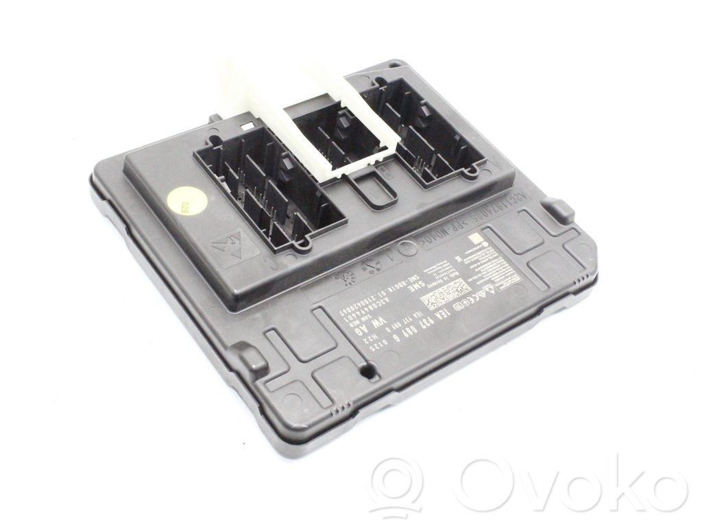 Unidad de control/módulo de carrocería central   1EA937089G