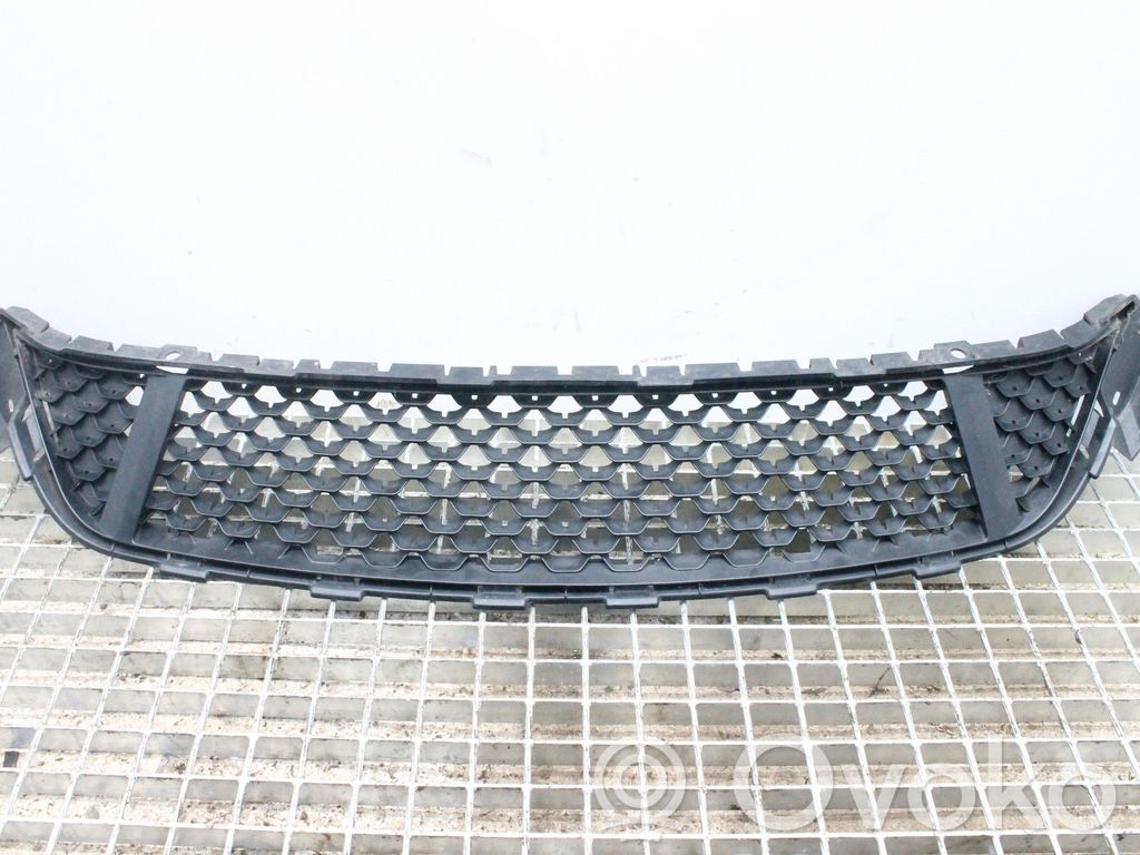 Nissan Juke I F15 Atrapa chłodnicy / Grill 