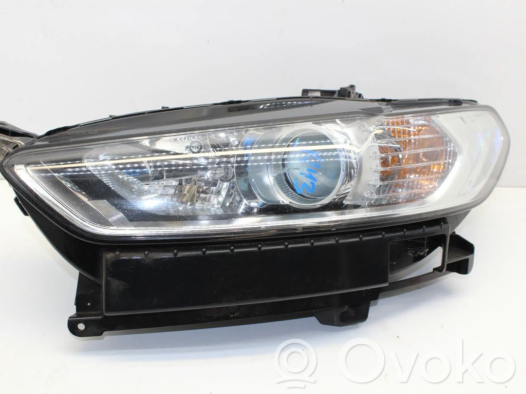 Ford Mondeo MK V Phare frontale 