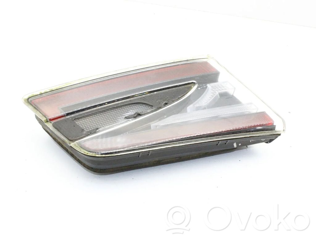Tesla Model S Lampy tylnej klapy bagażnika 