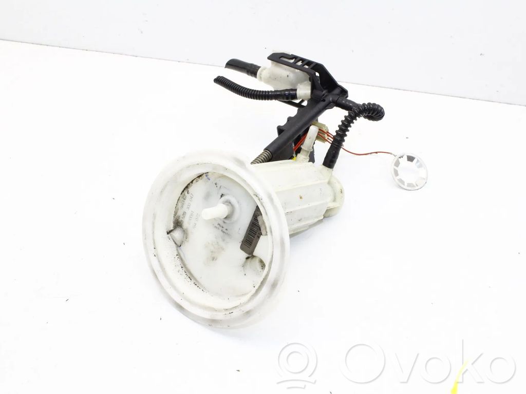 Pompe à carburant   6764072