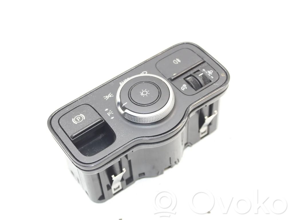 Mercedes-Benz Sprinter W907 W910 Interruptor de luz 