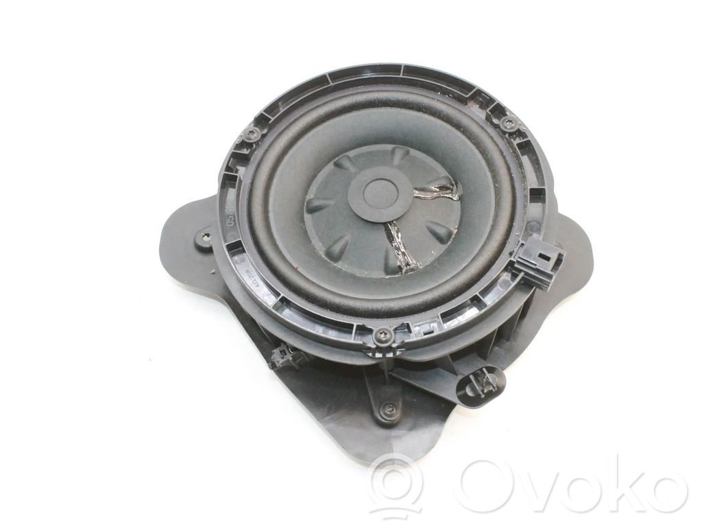 Opel Astra L Altoparlante portiera posteriore 
