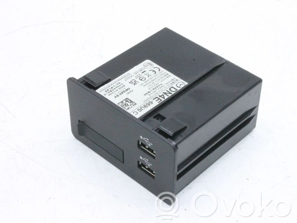 Mazda MX-30 Connecteur/prise USB 