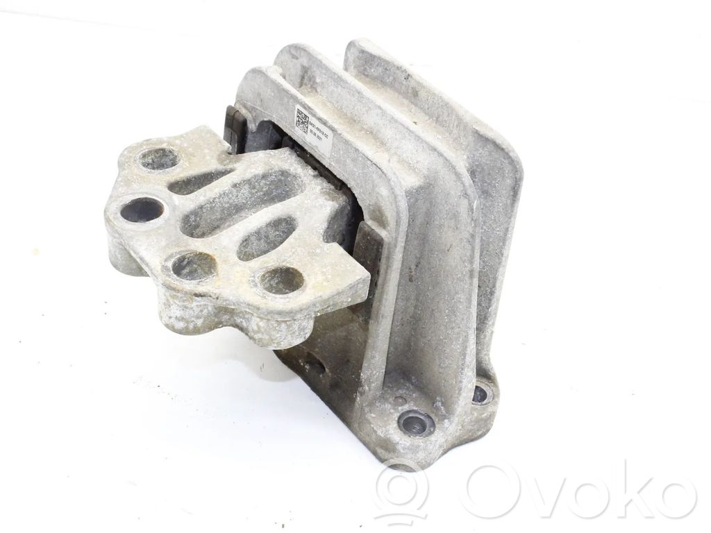 Moottorin kiinnikekorvake   GK216F012CC