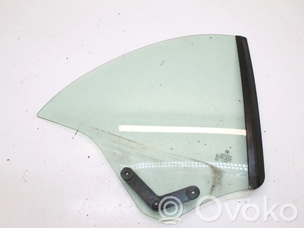 BMW 3 E46 Vidrio lateral trasero 