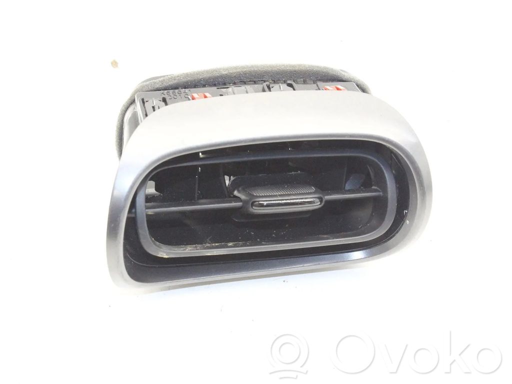 Toyota Yaris XP210 Luftausströmer Lüftungsdüse Luftdüse frontscheibe