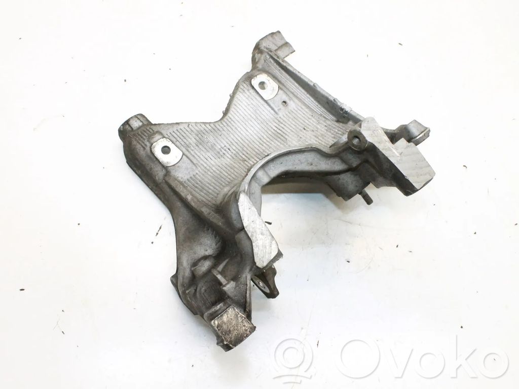 Suport motor   8W0399295E