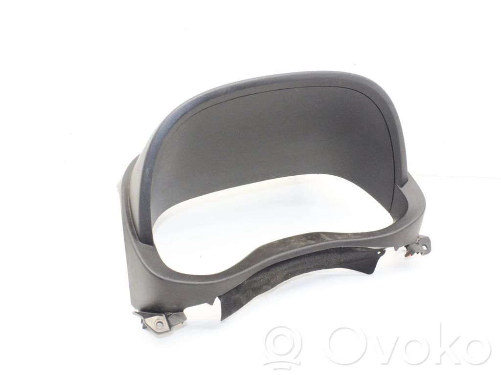 Toyota Yaris XP210 Instrumentu paneļa dekoratīvā apdare