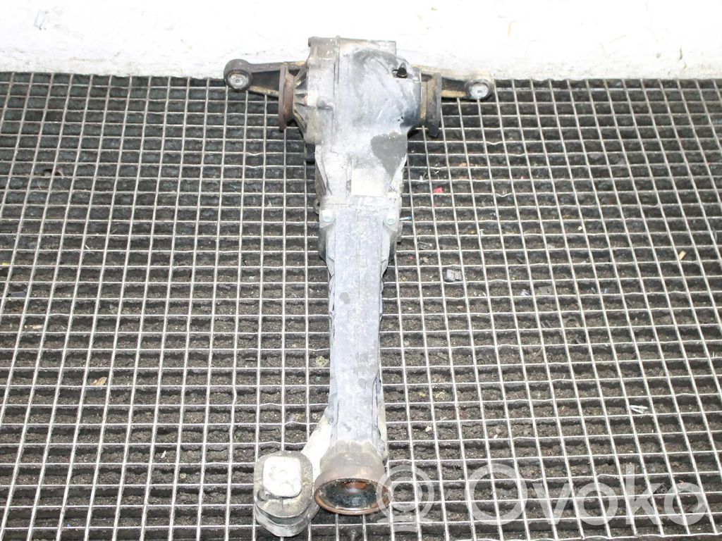 Audi A4 S4 B5 8D Aizmugurējais reduktors 