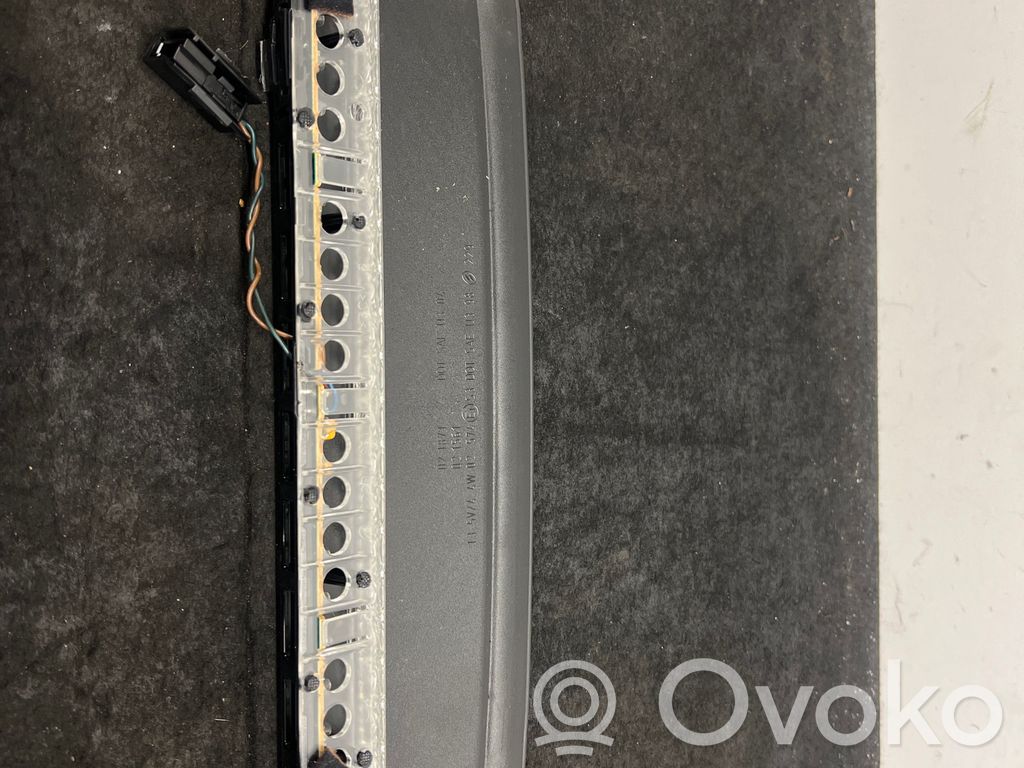 Third/center stoplight   021871,4W02574,021561
