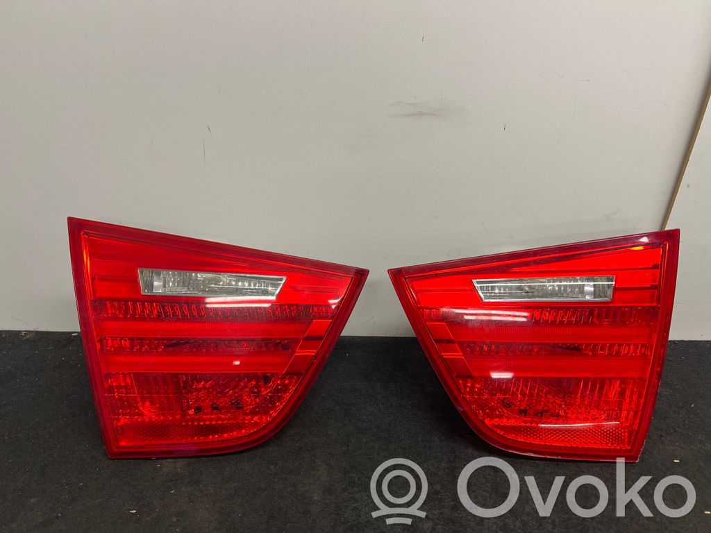 Tailgate rear/tail lights   7289434,21820203,7289433