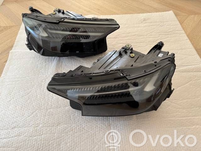 Audi Q4 e-tron Headlights/headlamps set 