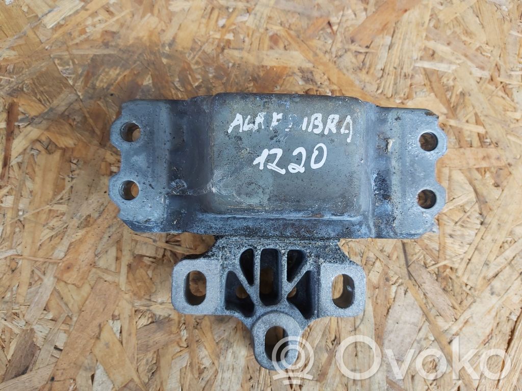 Seat Alhambra (Mk2) Engine mount bracket 