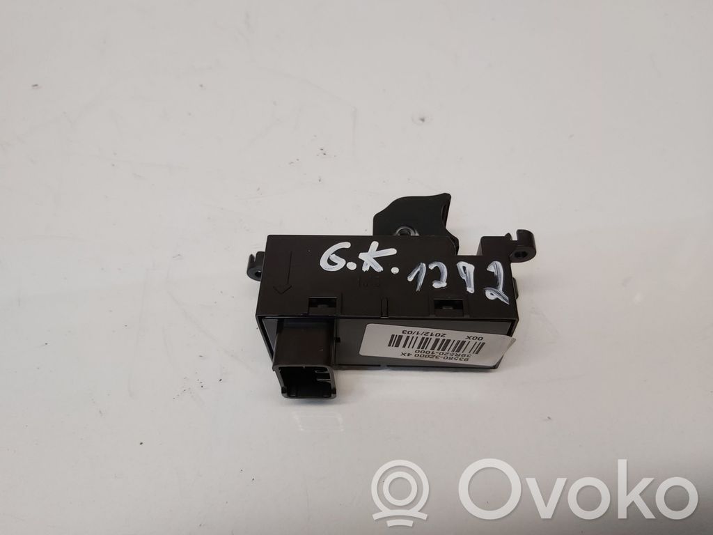 Hyundai i40 Electric window control switch 