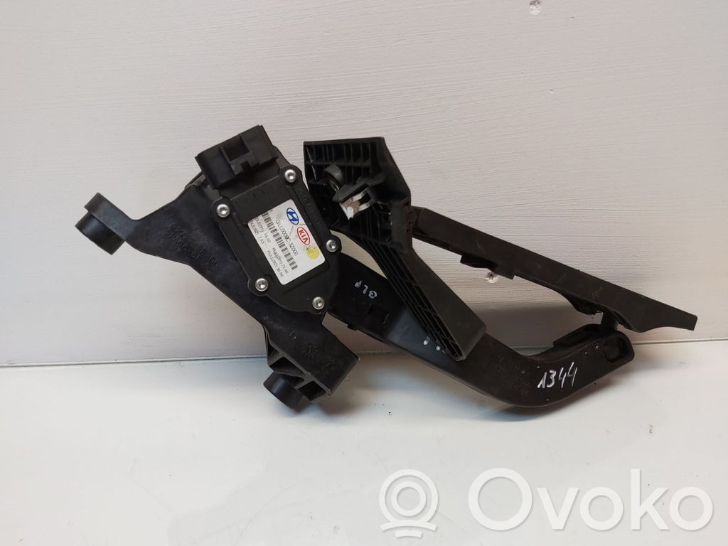 Hyundai i40 Accelerator throttle pedal 