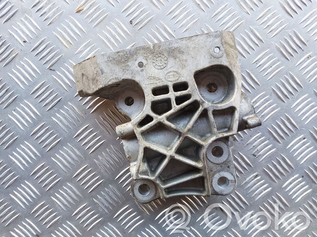 Land Rover Range Rover Evoque L538 Engine mounting bracket 