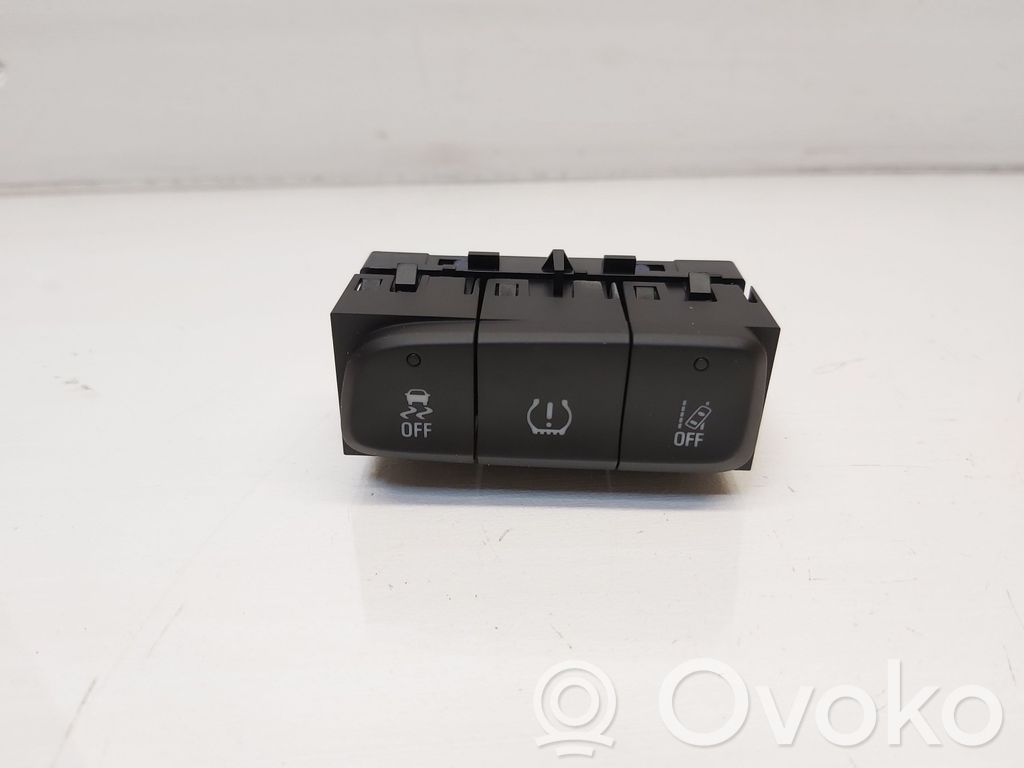 Opel Crossland X Traction control (ASR) switch 