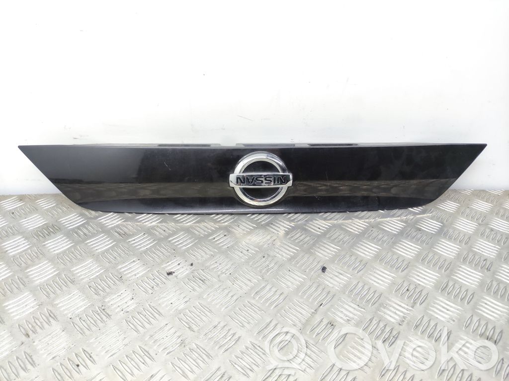 Nissan Qashqai Listwa oświetlenie tylnej tablicy rejestracyjnej 
