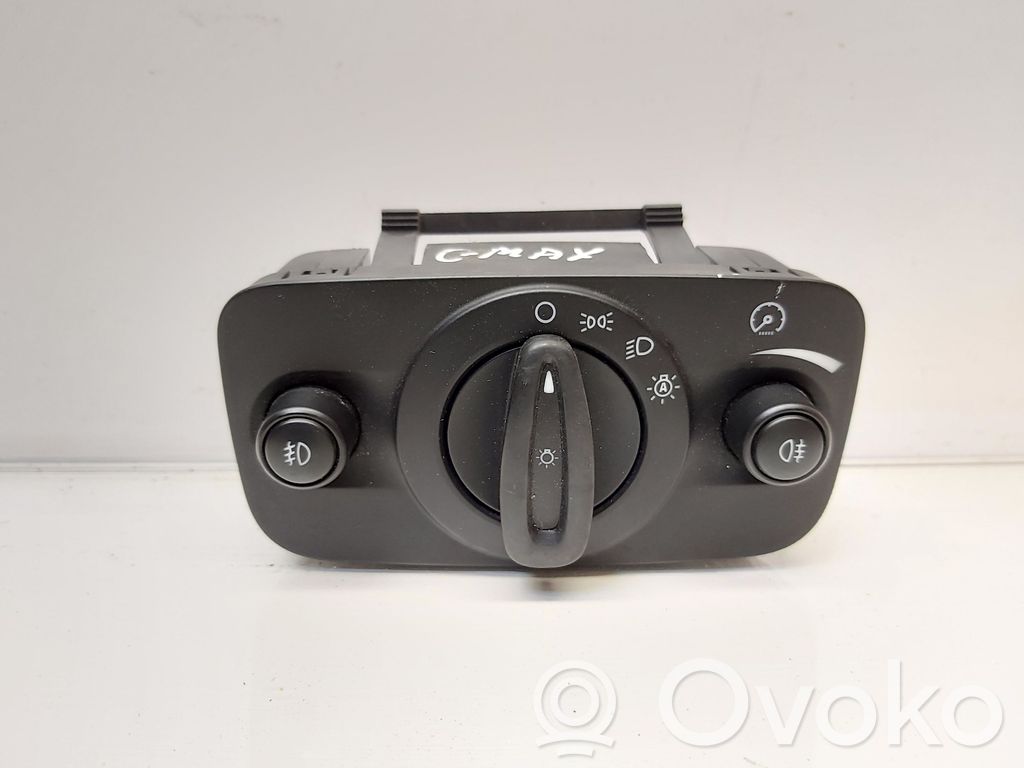 Light switch   AV6T13A024EB