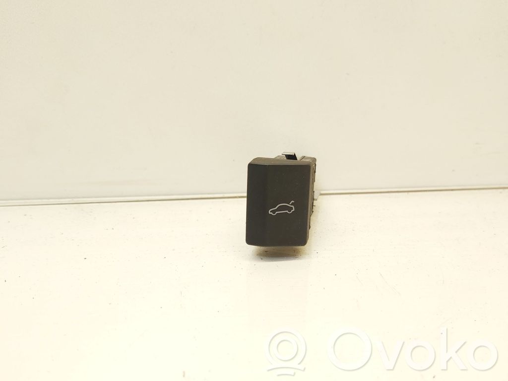 Skoda Superb B6 (3T) Tailgate/boot open switch button 