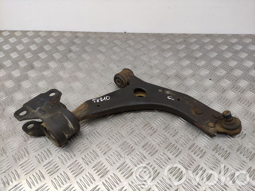 Ford Focus Front lower control arm/wishbone 