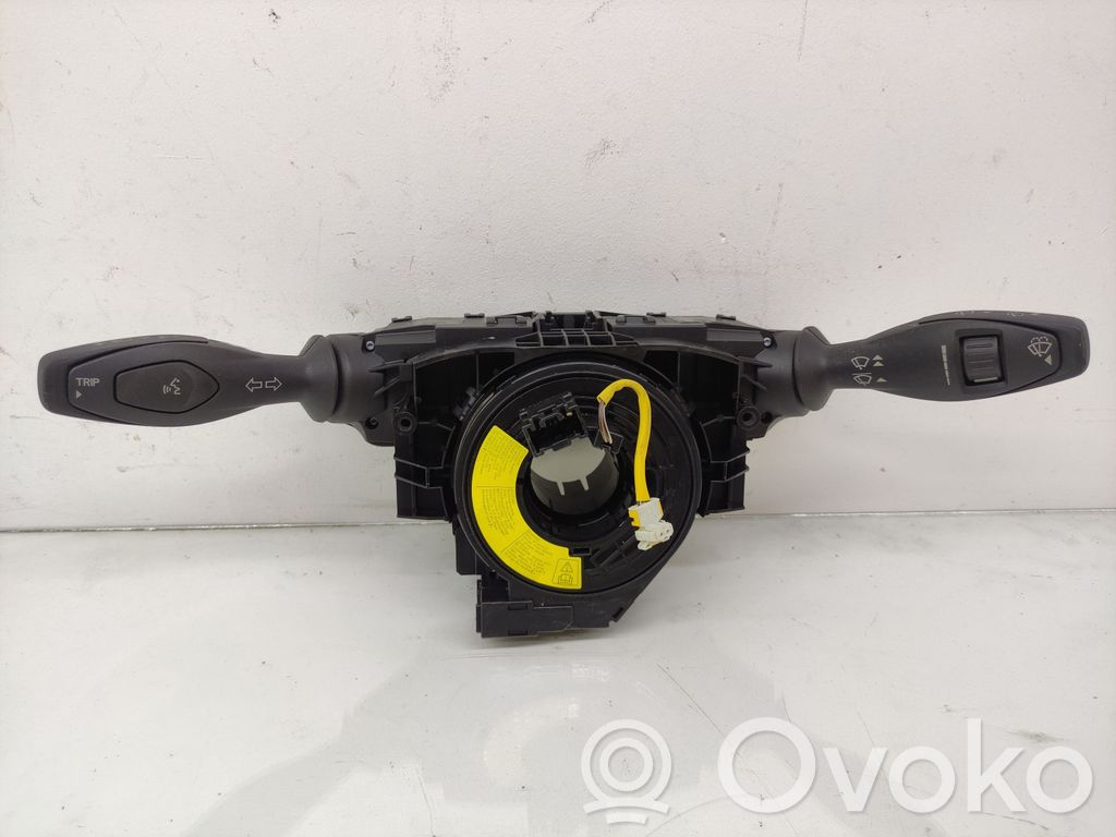 Ford Fiesta Commodo, commande essuie-glace/phare 