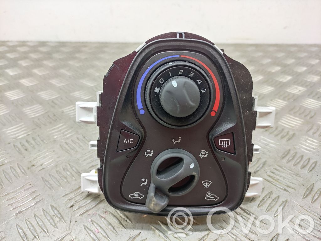 Toyota Aygo AB40 Climate control unit 