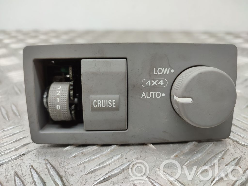 Nissan Pathfinder R51 Light switch 