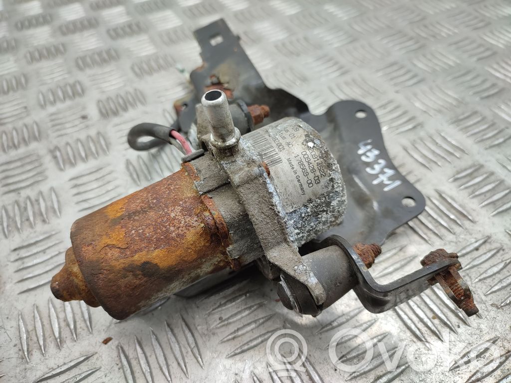 Opel Insignia A Vacuum pump 