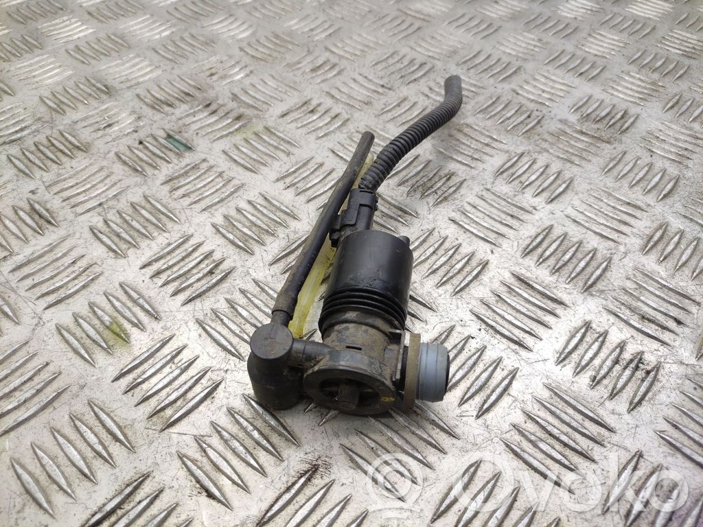 Nissan X-Trail T32 Headlight washer pump 