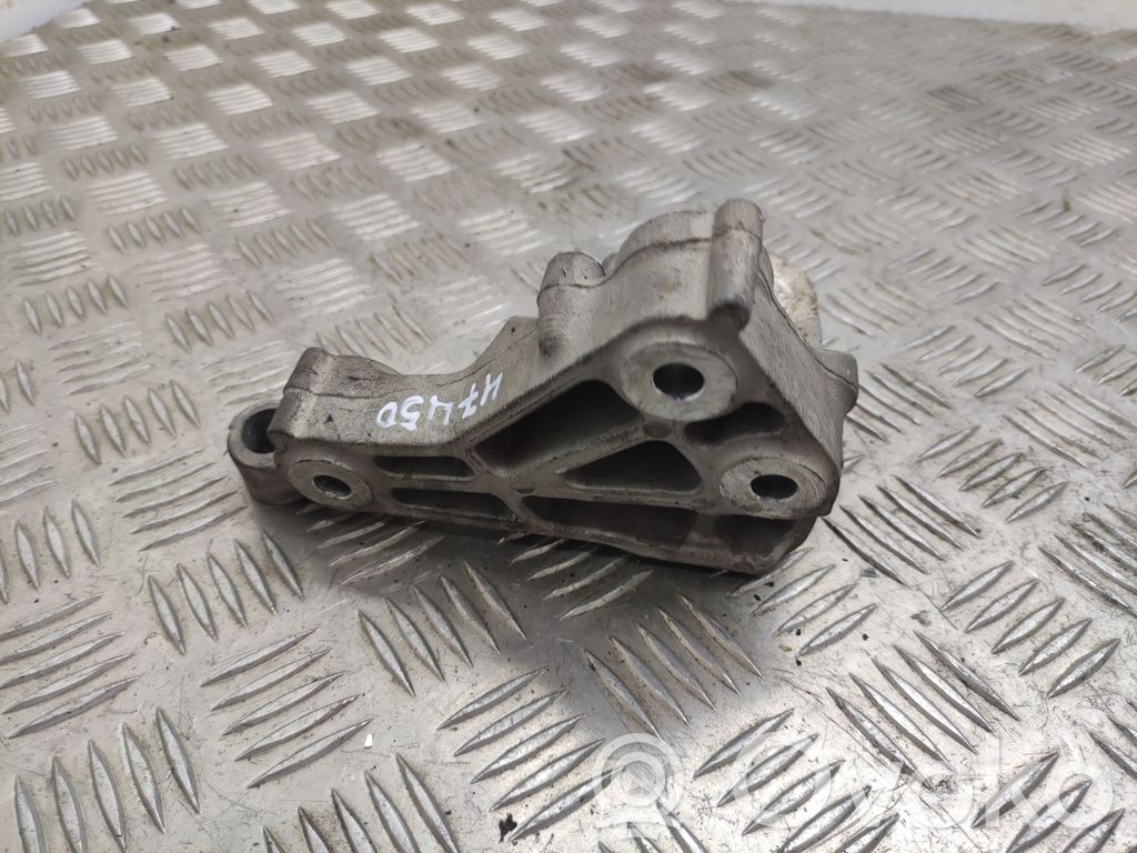 Engine mounting bracket   50545196