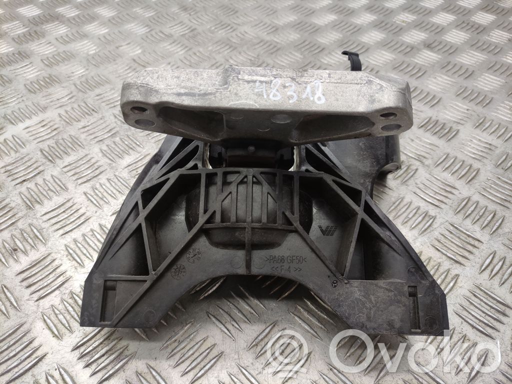 Peugeot 308 Engine mount bracket 