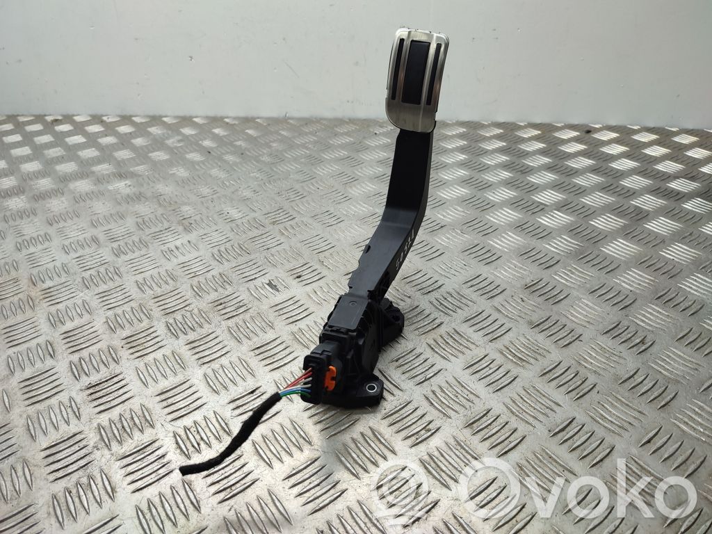 Peugeot 2008 II Pedal del acelerador 