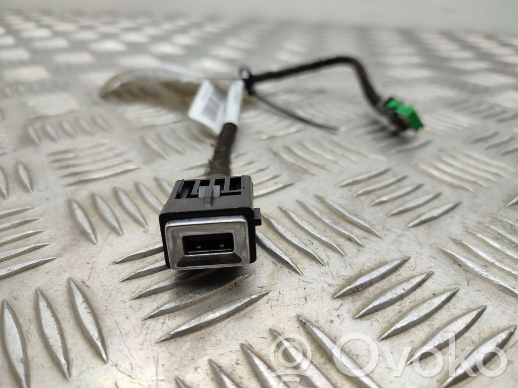 Peugeot 308 Enchufe conector USB 