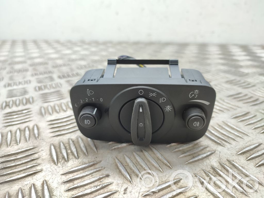 Ford Ecosport Light switch 