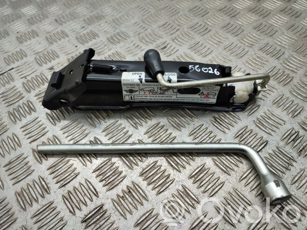 Mini One - Cooper Clubman R55 Lift Jack 