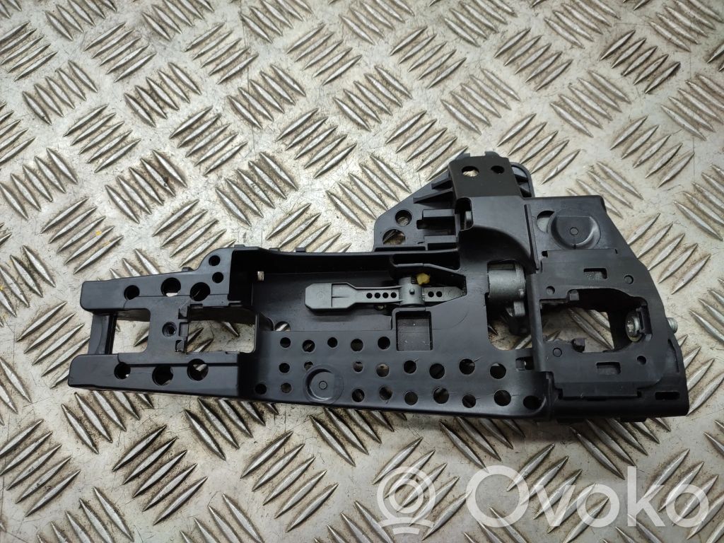 Front door exterior handle/bracket   8T0837886D