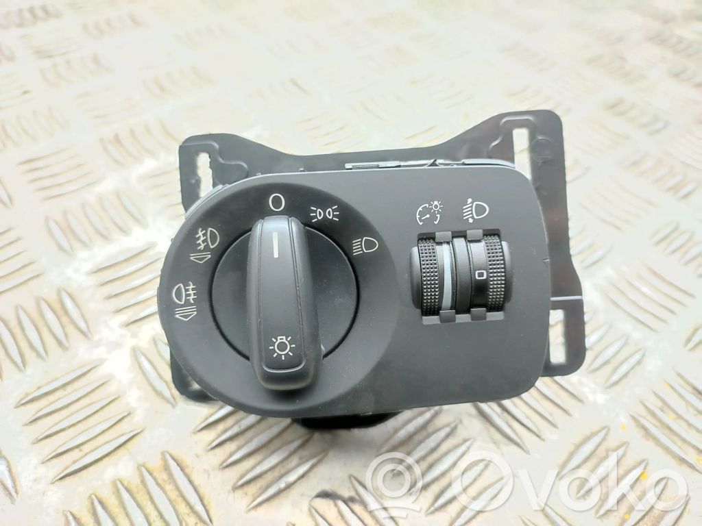 Audi A1 Light switch 