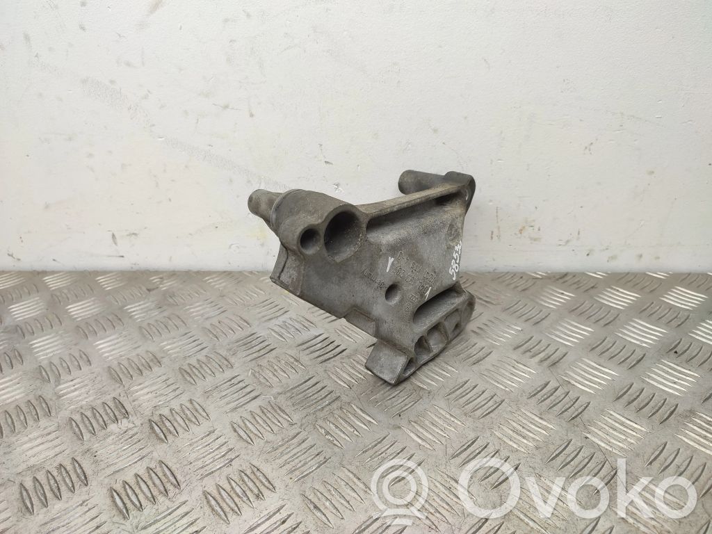 Skoda Octavia Mk3 (5E) Engine mounting bracket 