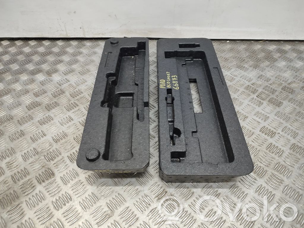 Ford Ecosport Tool box 