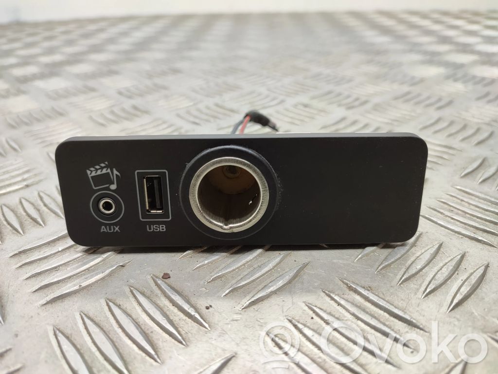 Jaguar XF X250 USB jungtis 
