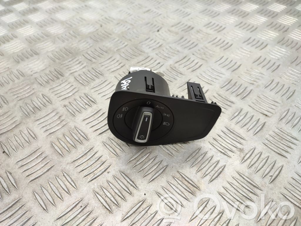 Volkswagen Golf VII Light switch 