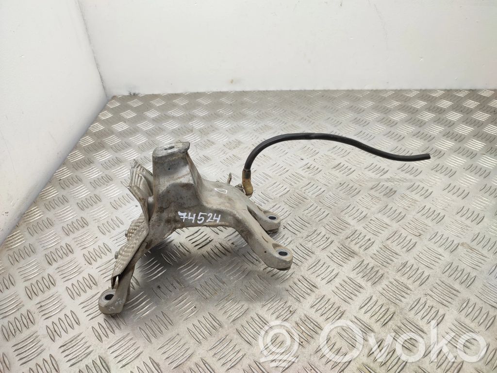 Audi Q5 SQ5 8R Engine mounting bracket 