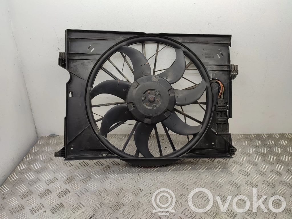 Mercedes-Benz E W211 Elektryczny wentylator chłodnicy 