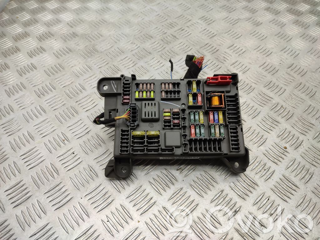 Módulo de fusible   693168704