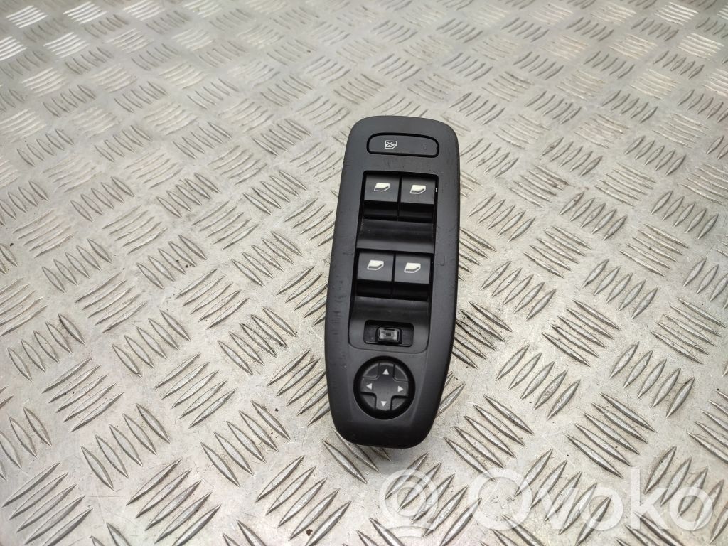 Peugeot 2008 I Electric window control switch 