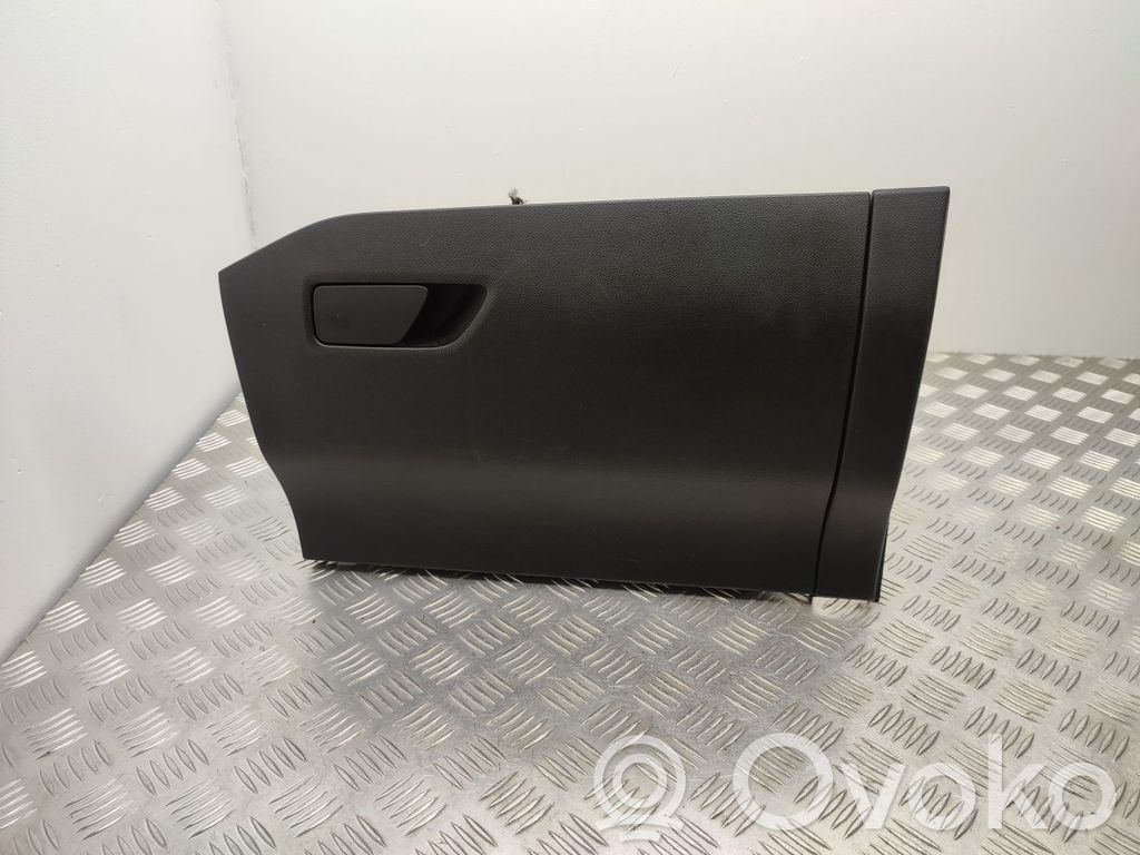 Ford Focus Daiktadėžės (bordačioko) komplektas 