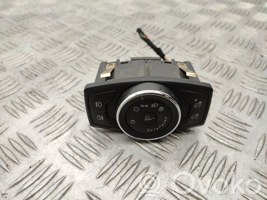 Light switch   BM5T13A024CE